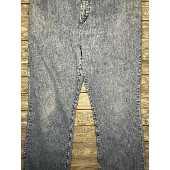 Vintage Levi's 550 Relaxed Fit Denim Jeans Women's Size 18M Blue Medium Wash Y2K - Picture 3 of 9
